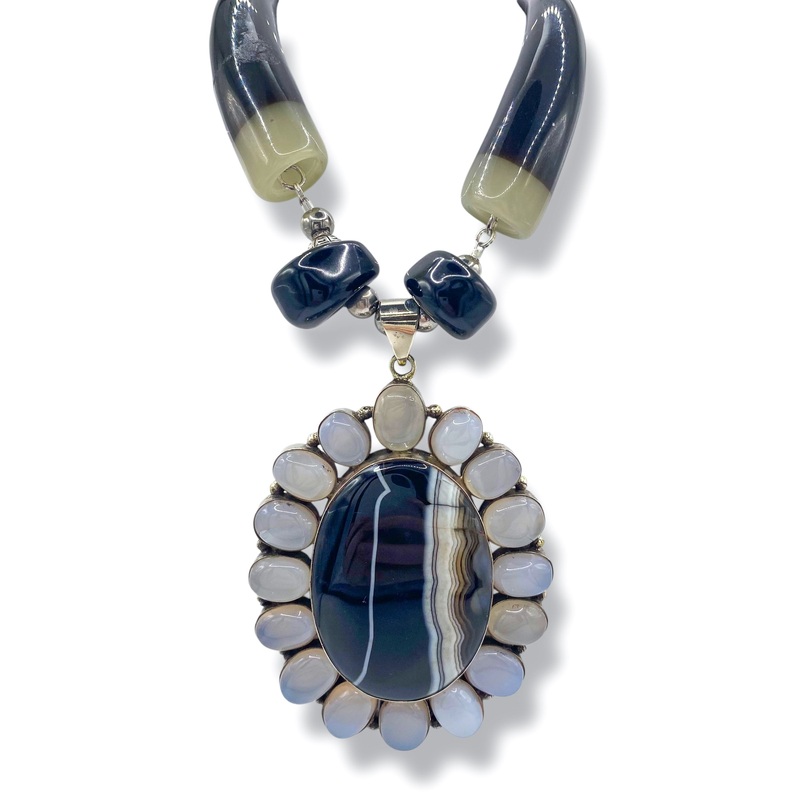 Made In The Deep South 1970s Agate & Chalcedony 1960s Horn Necklace