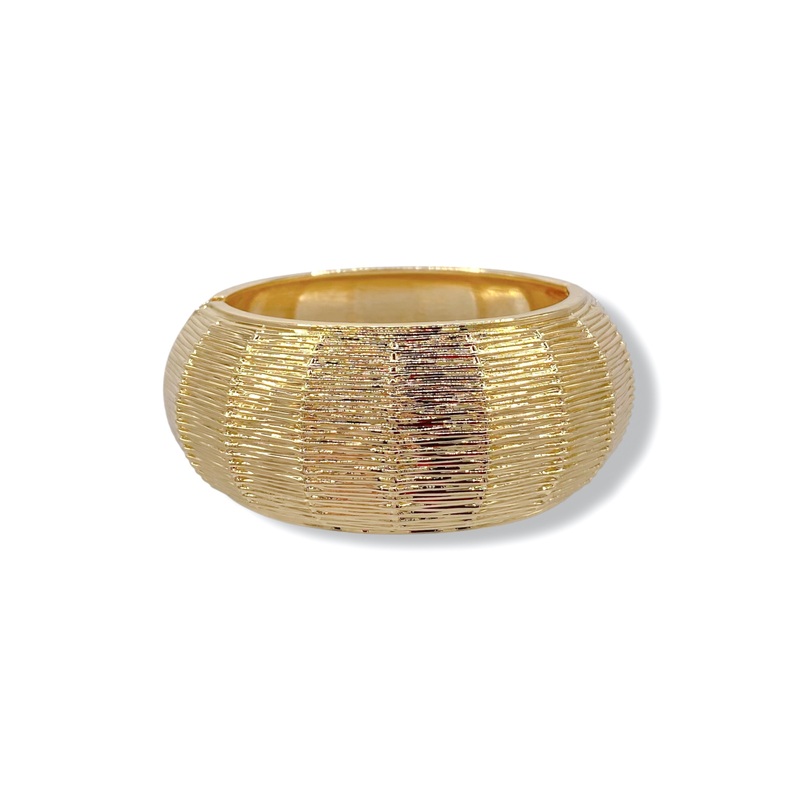 Wide Range Statement Bracelet|Gold
