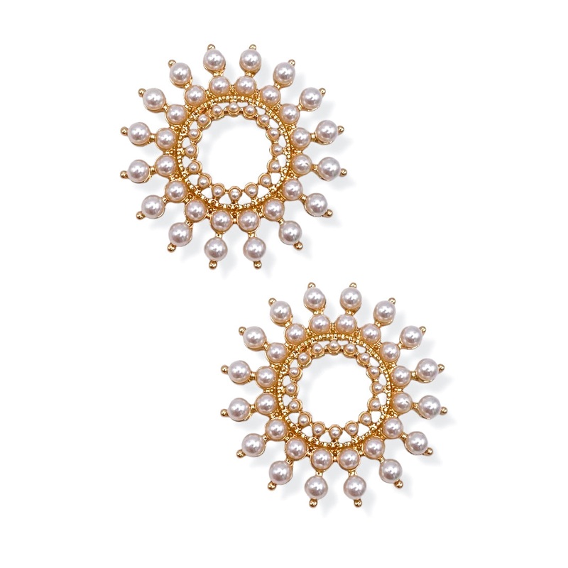 Knowing You Pearl Earrings *Final Sale*