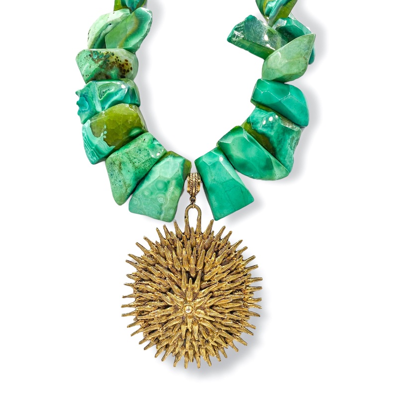 Made in the Deep South 1960s Hollycraft Pendant 1960s Green Agate Bead Necklace