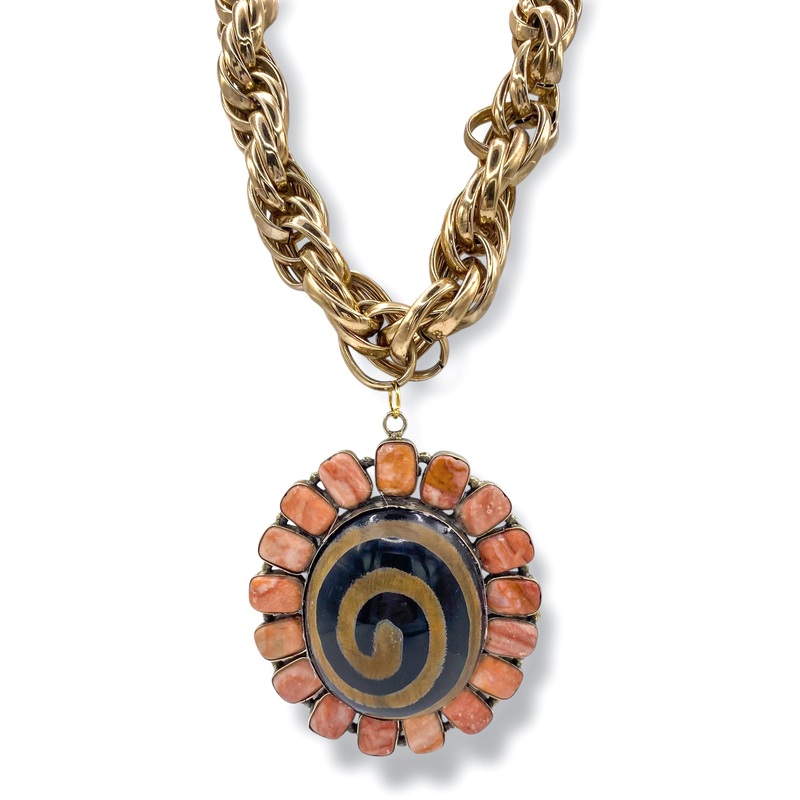 Made In The Deep South 1970s Horn Agate Pendant Necklace