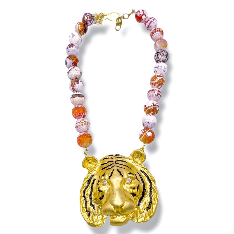 Made in the Deep South 1970s Tiger Pendant 1970s Agate Necklace
