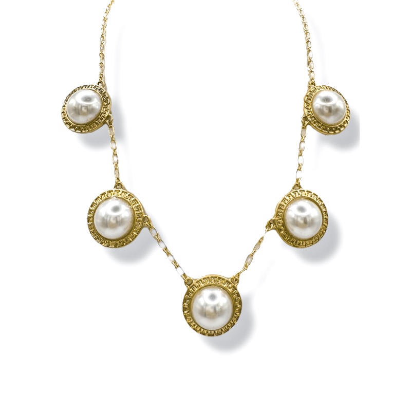 Classy Act Pearl and Gold Necklace