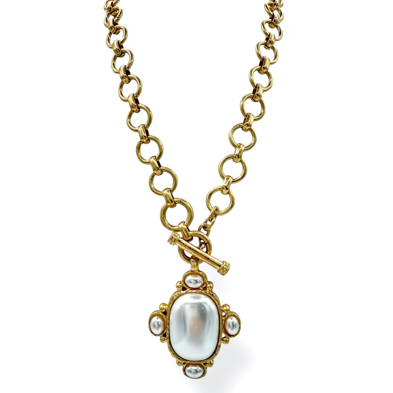 Known More Pearl Pendant Necklace
