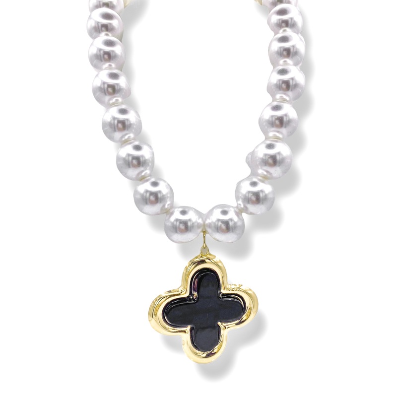 On The Hunt Black Clover & Pearl Necklace