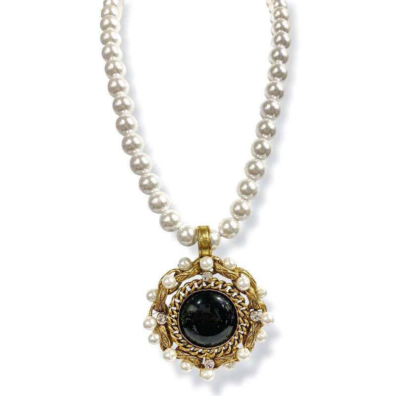 Yochi Never Seen Pendant Pearl Necklace