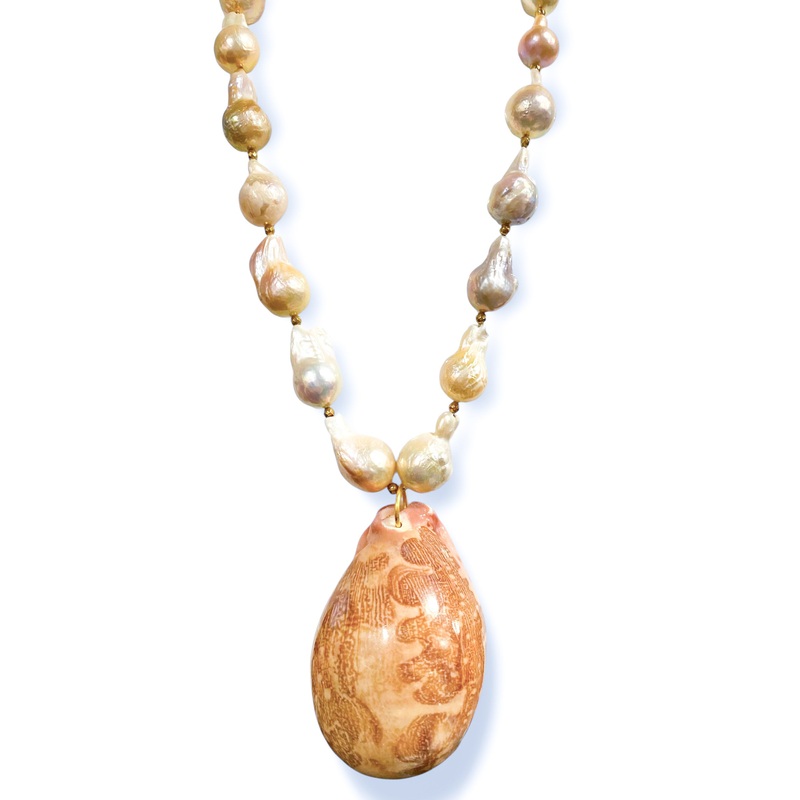 Made in the Deep South 1960s Mappa Cowrie Shell Baroque Pearl Necklace