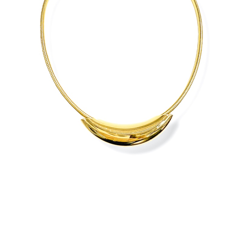 Make The Move Bold Pendant Choker Necklace