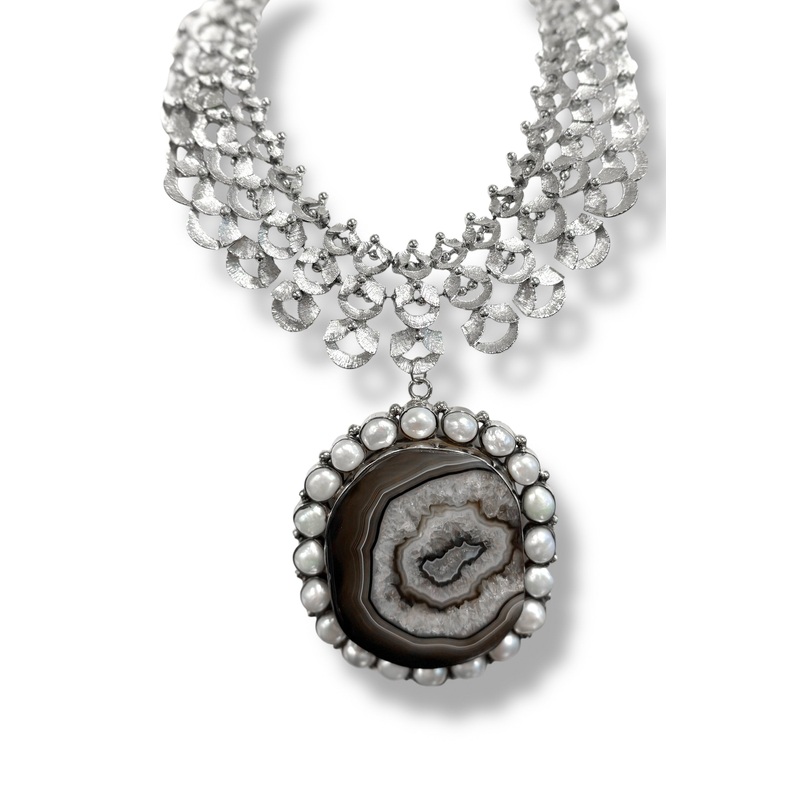 Made in the Deep South 1970s Agate & Pearl 1960s Collar Necklace