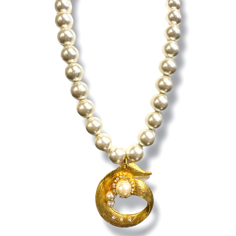 Made in the Deep South 1970s Brooch Gumball Pearl Necklace
