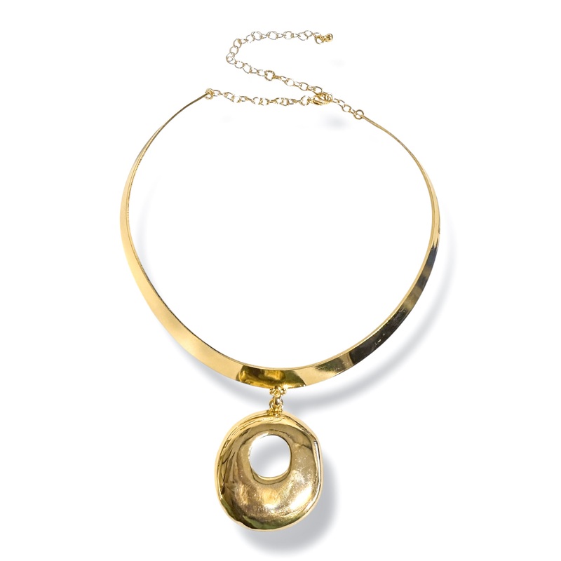 Megan Round Pendant Choker Necklace