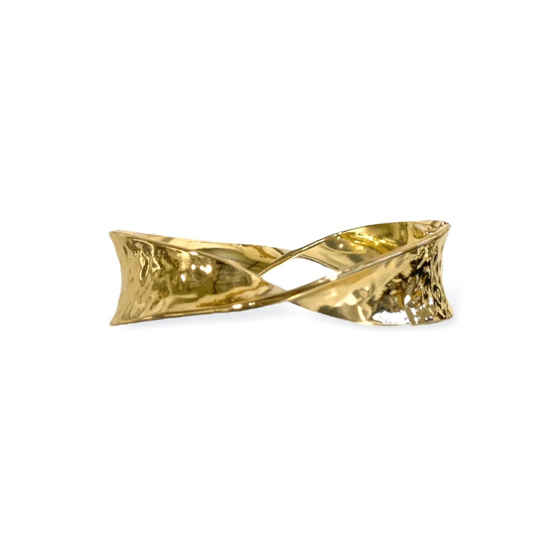 Turning Heads Hammered Twist Bracelet