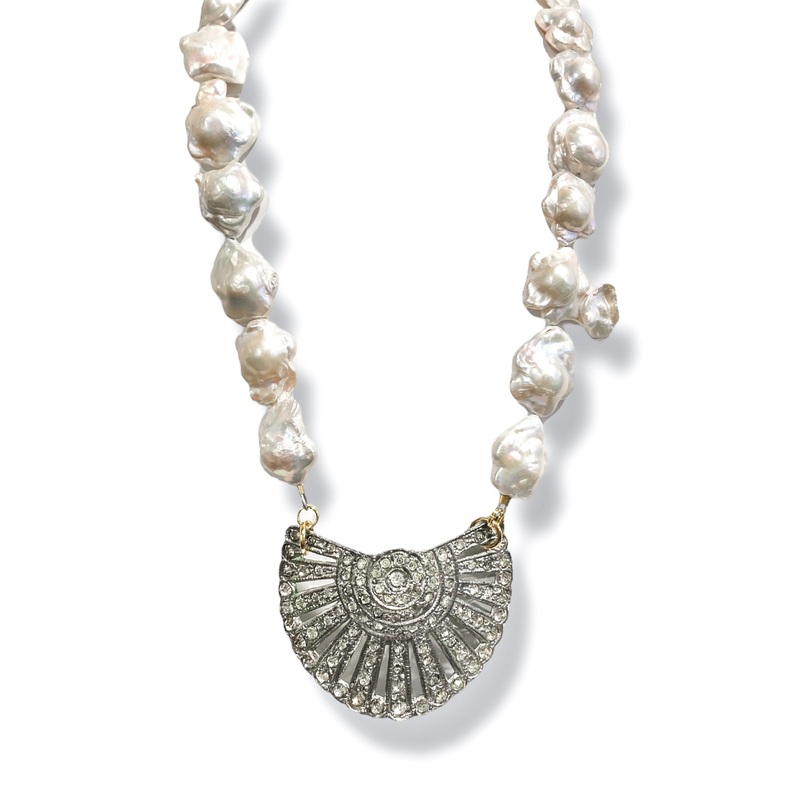 Made in the Deep South 1800s Shoe Clip Baroque Pearl Necklace