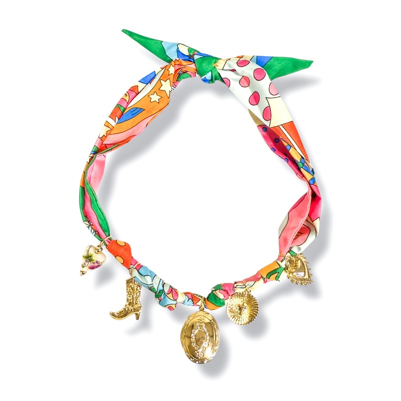 No Rush Charm Scarf Necklace|Fuchsia/Gold