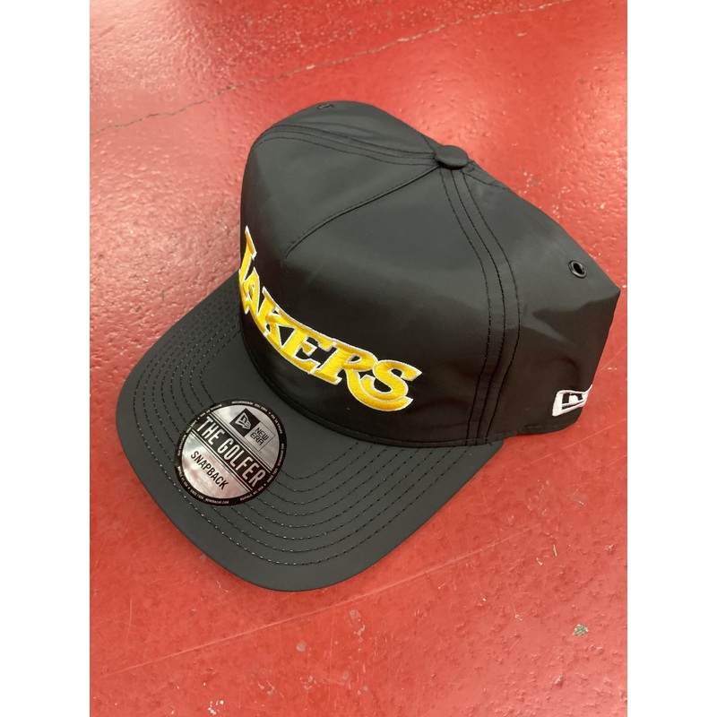 NE GOLFER LAKERS 12865407