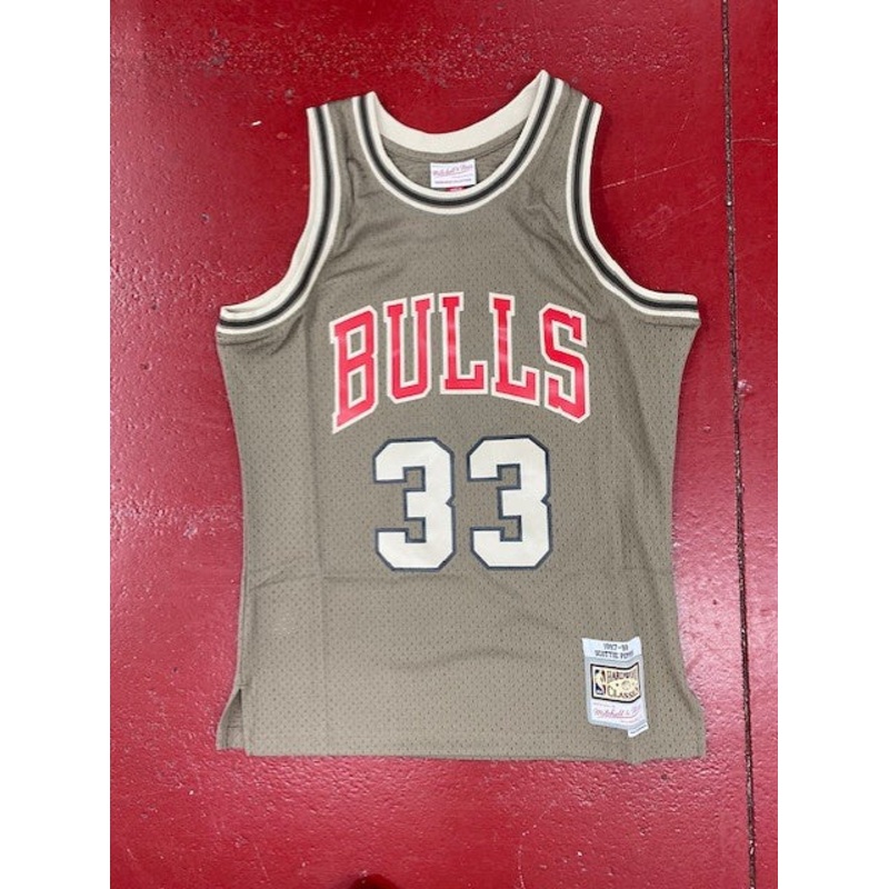 M&N SWINGMAN BULLS WALNUT CG19117