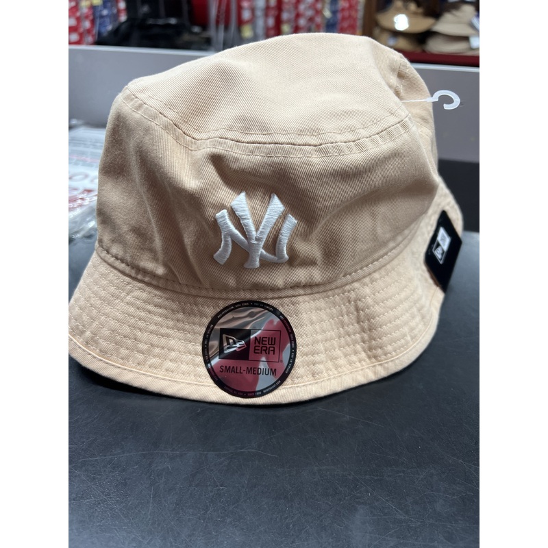 NE BUCKET HAT MANGO MOCHA 13058265