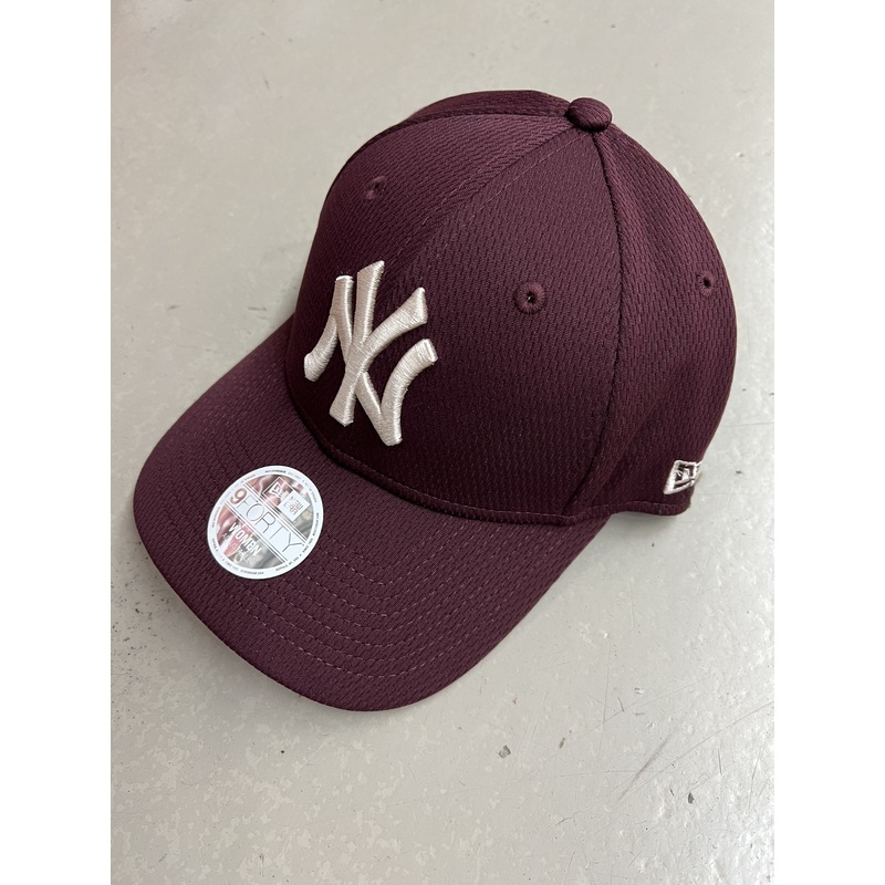 NE NEW YORK CAP MAROON 13058213 W