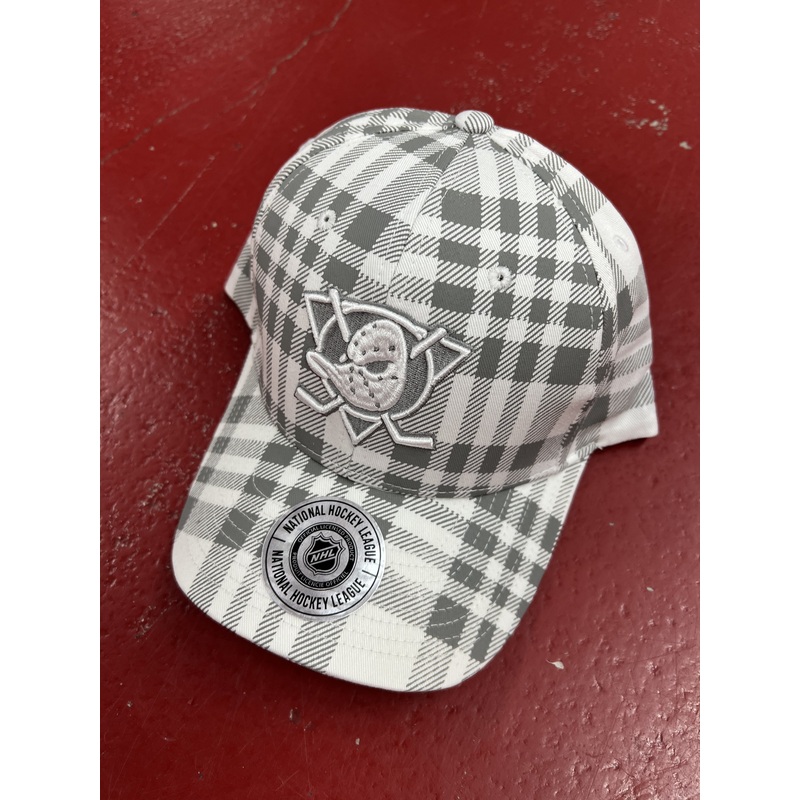 MJAN0737 NHL CHECK CAP