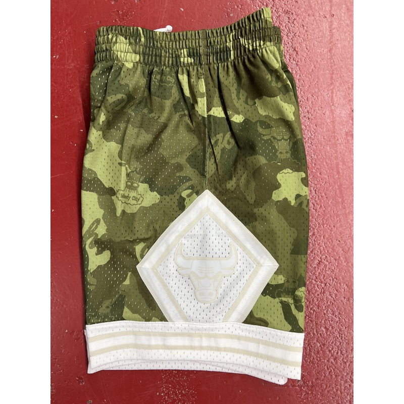 MNCG4363 CHICAGO BULLS CAMO SHORTS