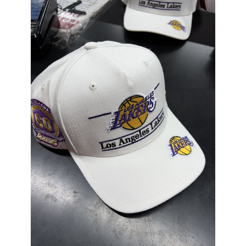 MNLL21189 LAKERS SHOW UP CAP