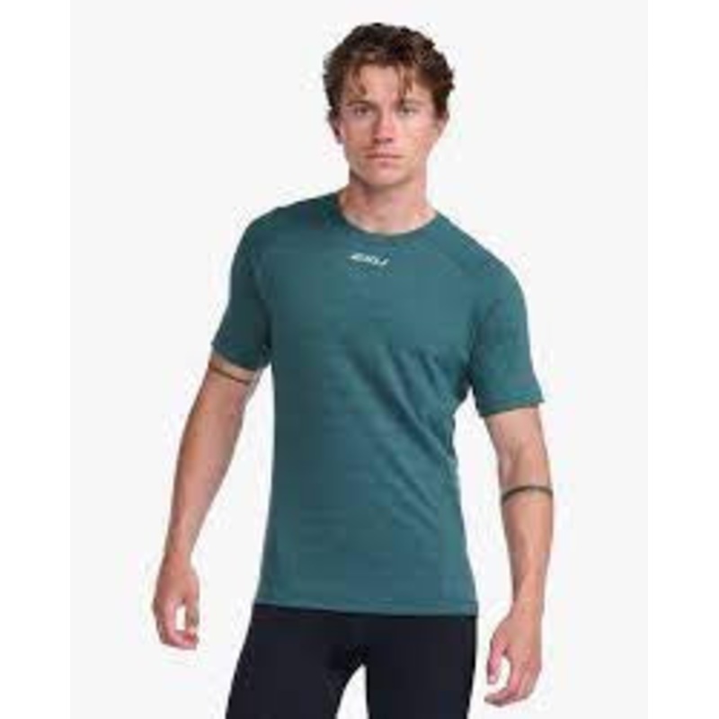 MR6828A 2XU IGNITION TEE DEEP JADE