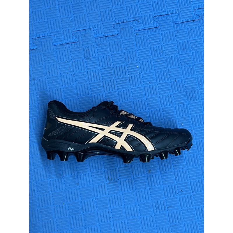 1111A205004 ASICS LETHAL 19 BLK