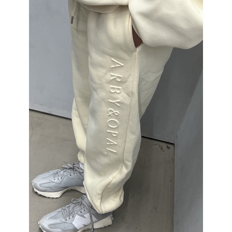 ARBY N OPAL EMBOSSED CREAM PANTS