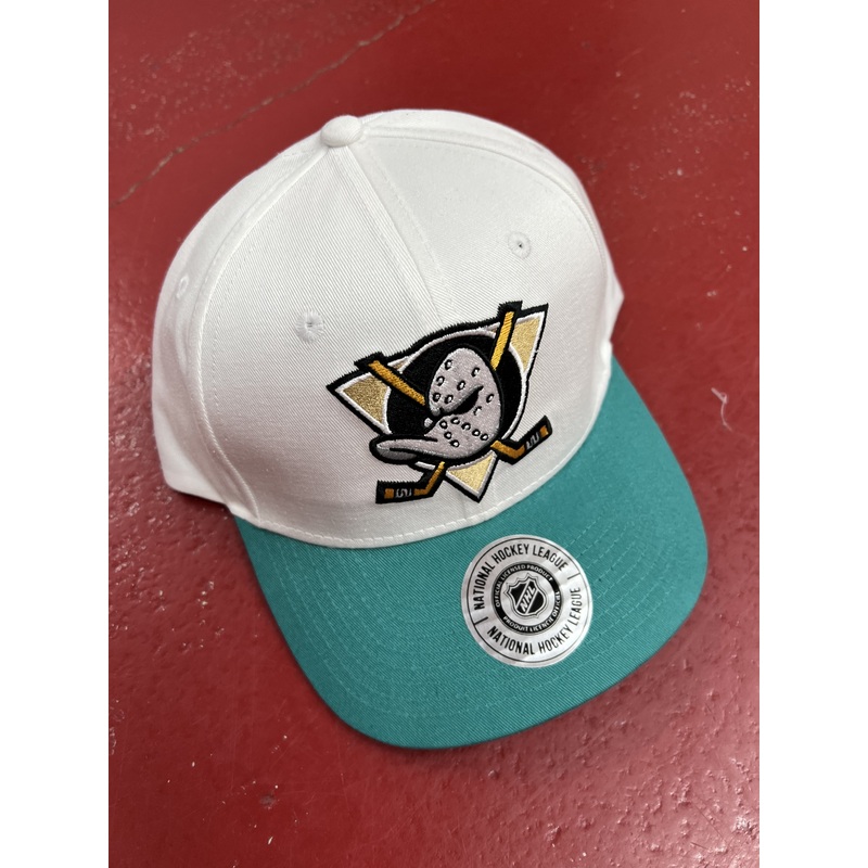 MJAN0758 MIGHTY DUCKS CREST CAP