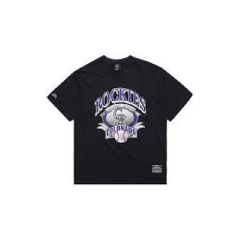 MJCR1138 COLORADO ROCKIES BANNER TEE