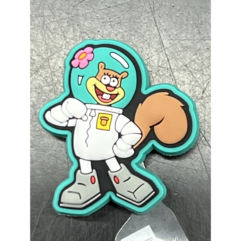 10010032 CROCSNJIBBITZ SPONGE BOB SANDY