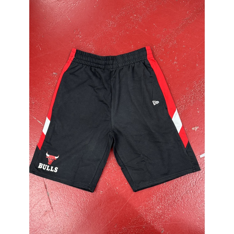 60564793 NEW ERA PANEL SHORT BULLS