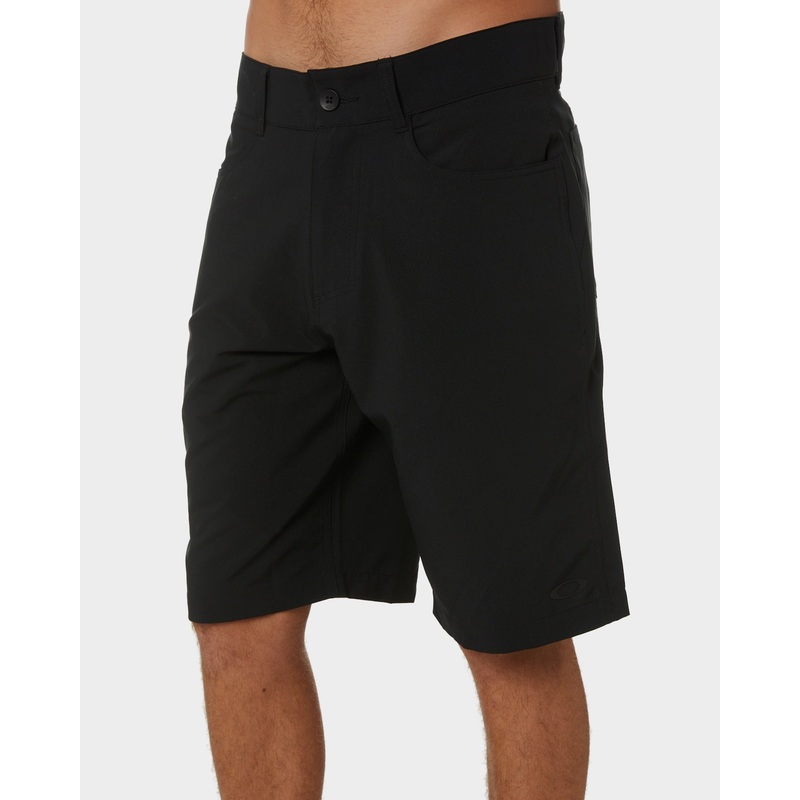 FOA402208 02E OAKLEY BASELINE SHORTS