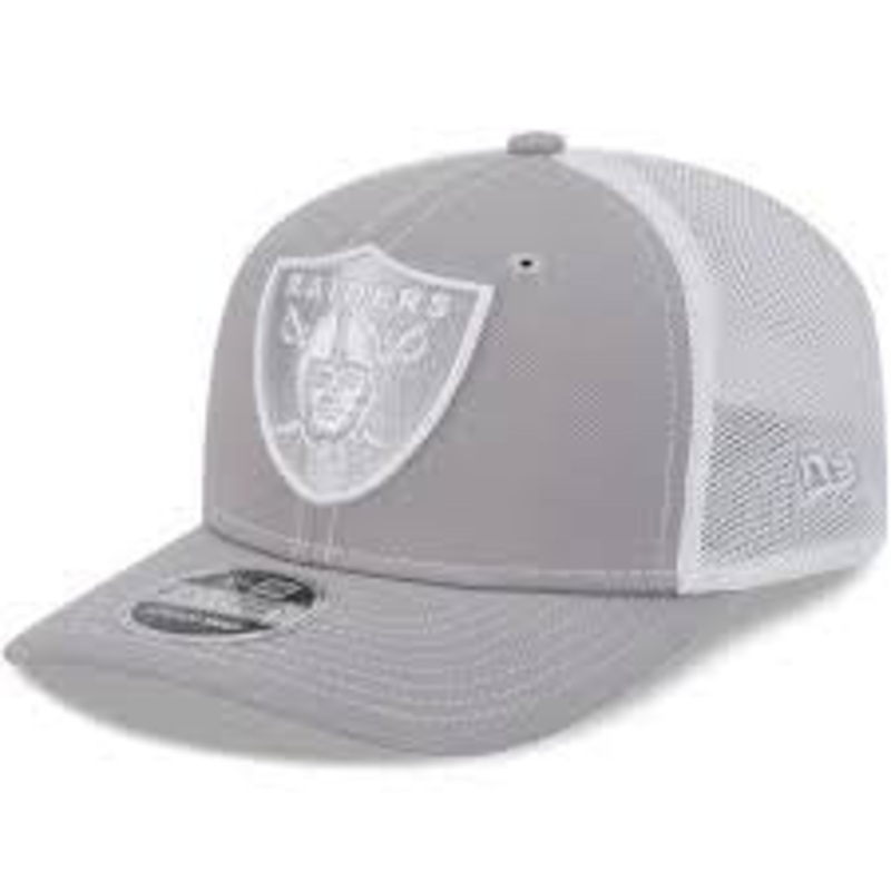 60651586 NE RAIDERS CAP TRUCKER